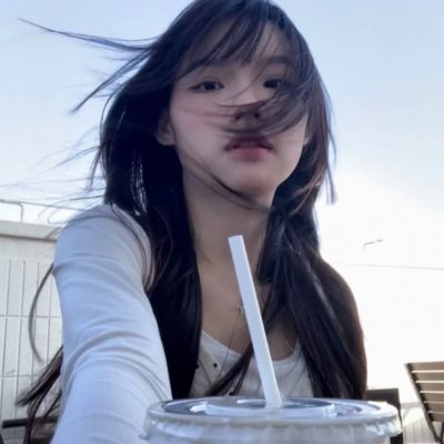 男生接吻时手不老实的人怎么样 他的手抓住了我的小兔子