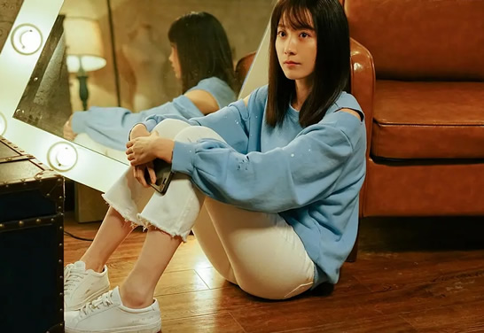 新生代小花朱颜曼滋个人资料真名和家境被扒