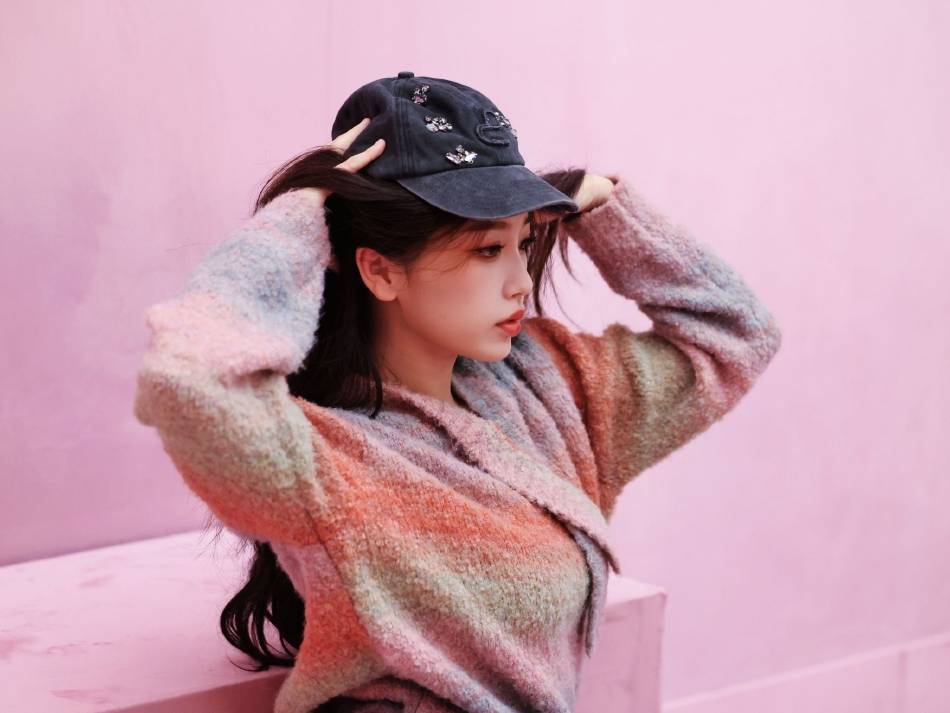 虞书欣写真大秀小蛮腰!肤白貌美大长腿太迷人