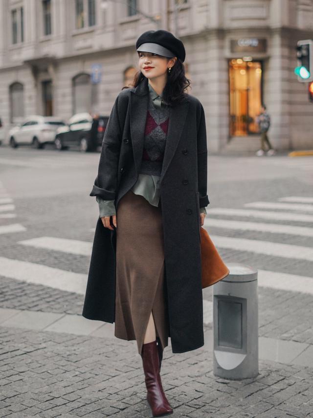 会穿衣比长得好看更重要！3套大衣穿法照着学就好看