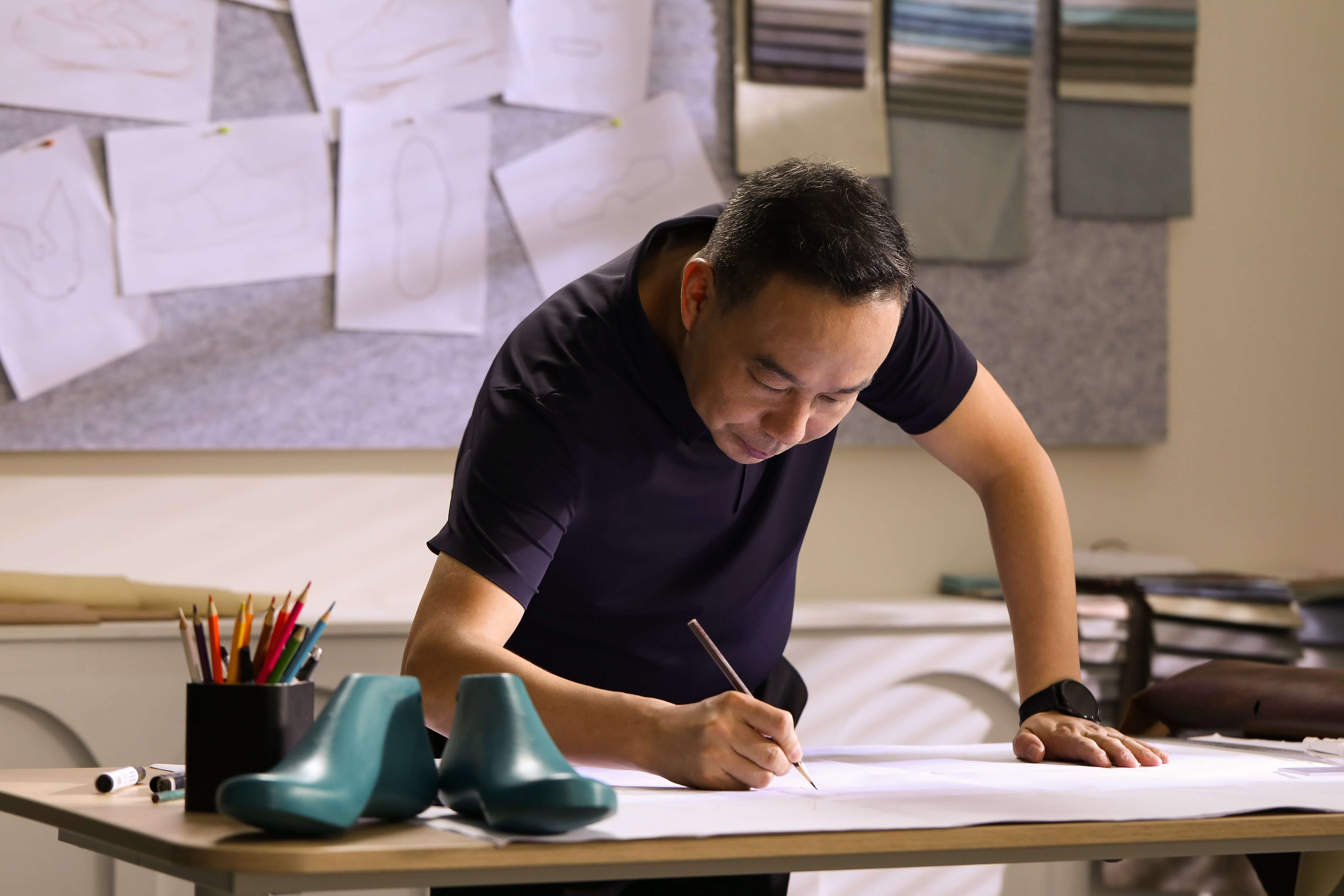 酷拉锐鸿鹄系列：一双注入运动灵魂的商务鞋