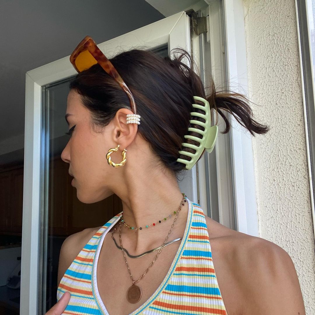 所有Y2K元素都在她身上：学习穿搭博主maïna的酷辣千禧风穿搭