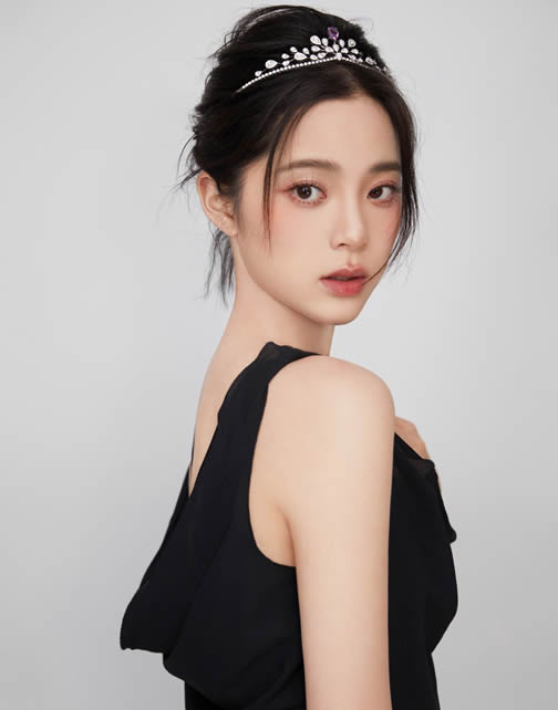 欧阳娜娜是如何红起来的（有颜值有才华努力家里条件还好）