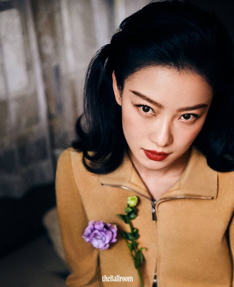 倪妮穿红色长裙大秀美背!雪肤玉貌太性感撩人-3 倪妮穿红色长裙大秀美背!雪肤玉貌太性感撩人