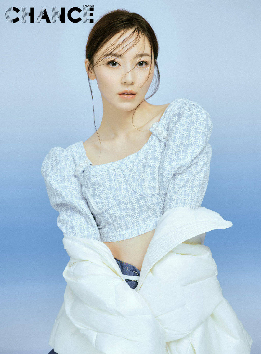 黄梦莹靓丽写真大秀小蛮腰！肤白貌美性感美艳-1