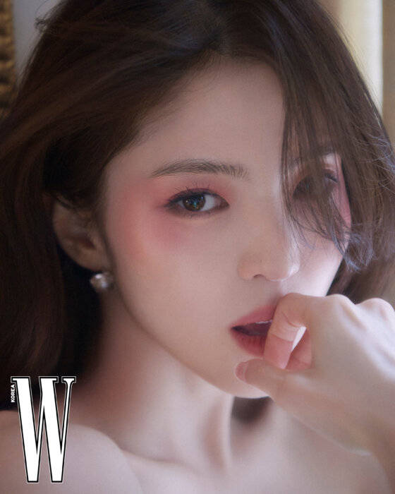 韩素希穿亮片裙曲线窈窕迷人！肤白貌美大长腿性感撩人-5