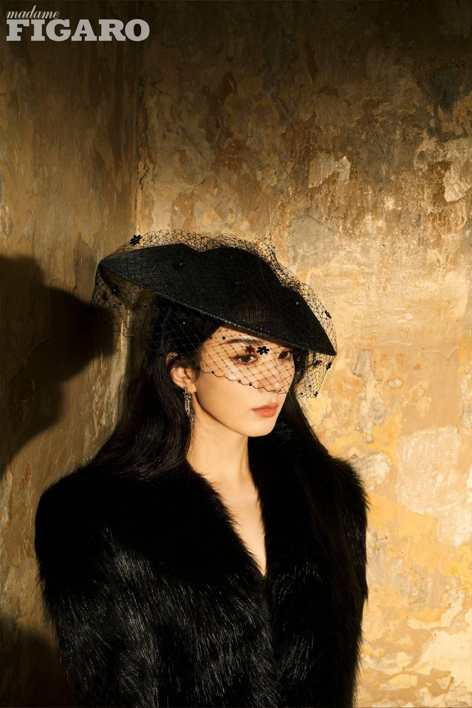 赵丽颖大秀美背细腰高贵妩媚！雪肤玉貌美得让人窒息