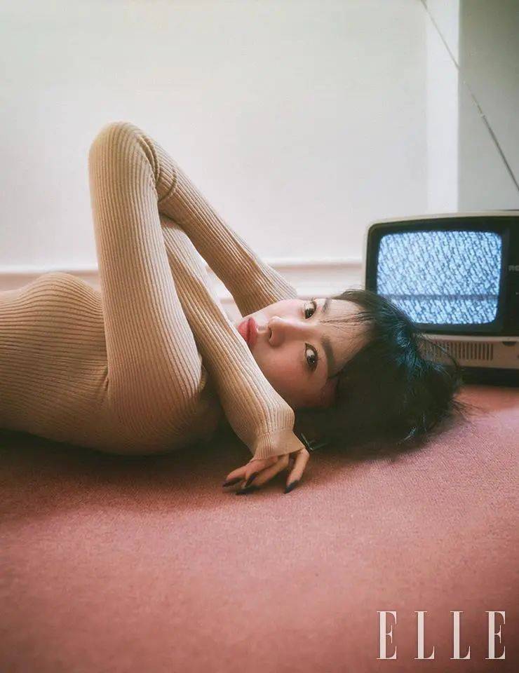 宋慧乔的靓丽写真太柔美！表情娇艳美得让人心动-1