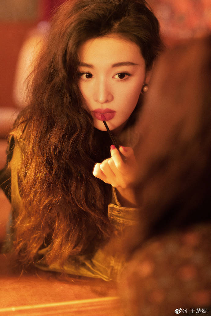 王楚然写真大秀白嫩玉背！肤如凝脂艳若桃李太美了-4