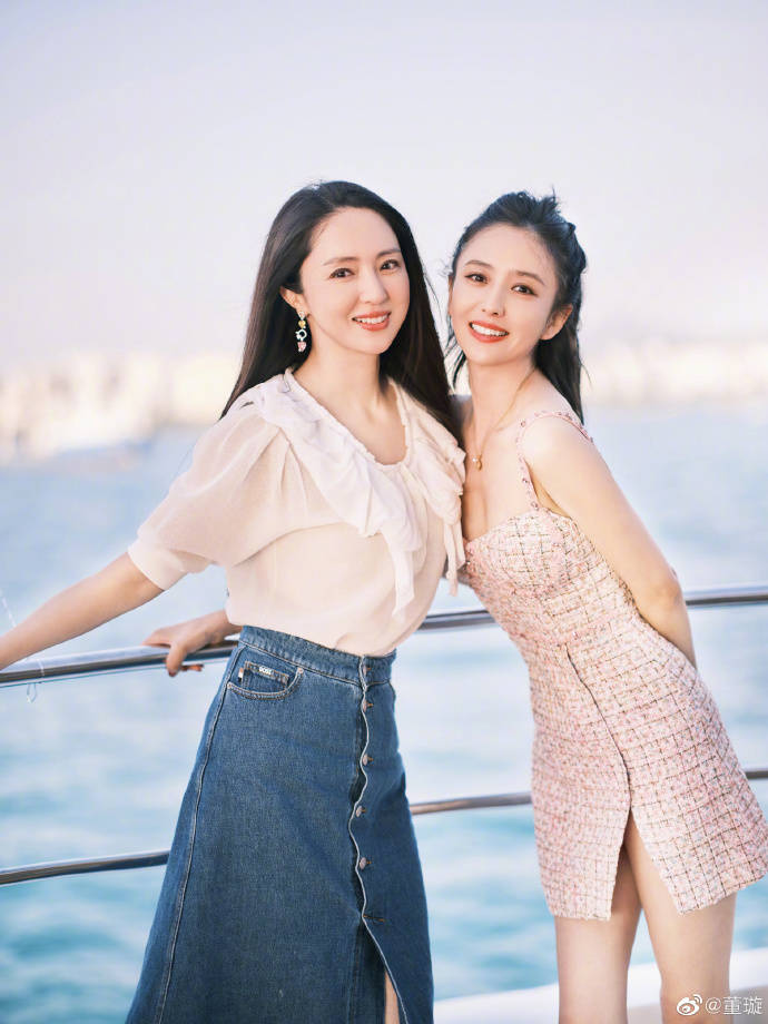 佟丽娅董璇靓丽合影，两大美女超级养眼！-1
