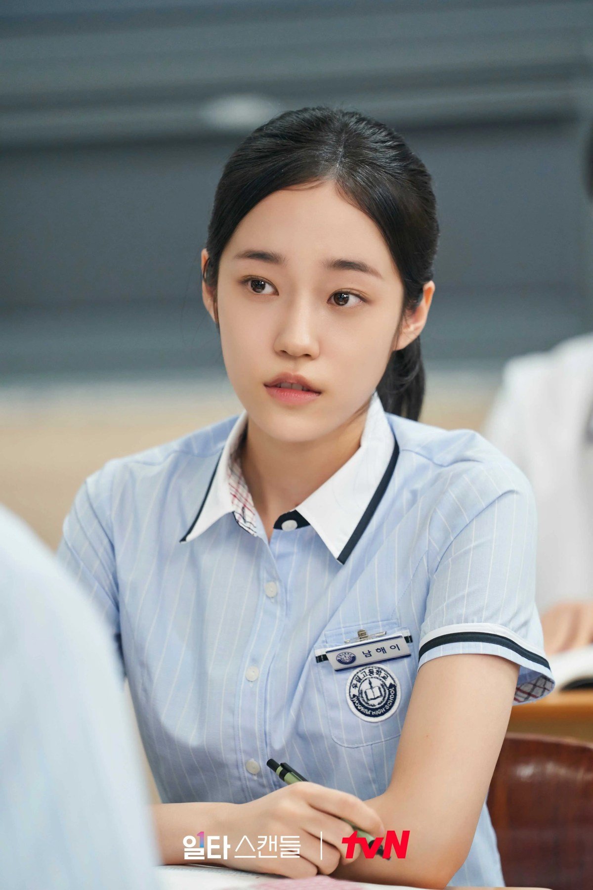 梨大高材生、热爱绘画的鬼才少女:《浪漫速成班》模范生卢允瑞,私下穿搭有魅力