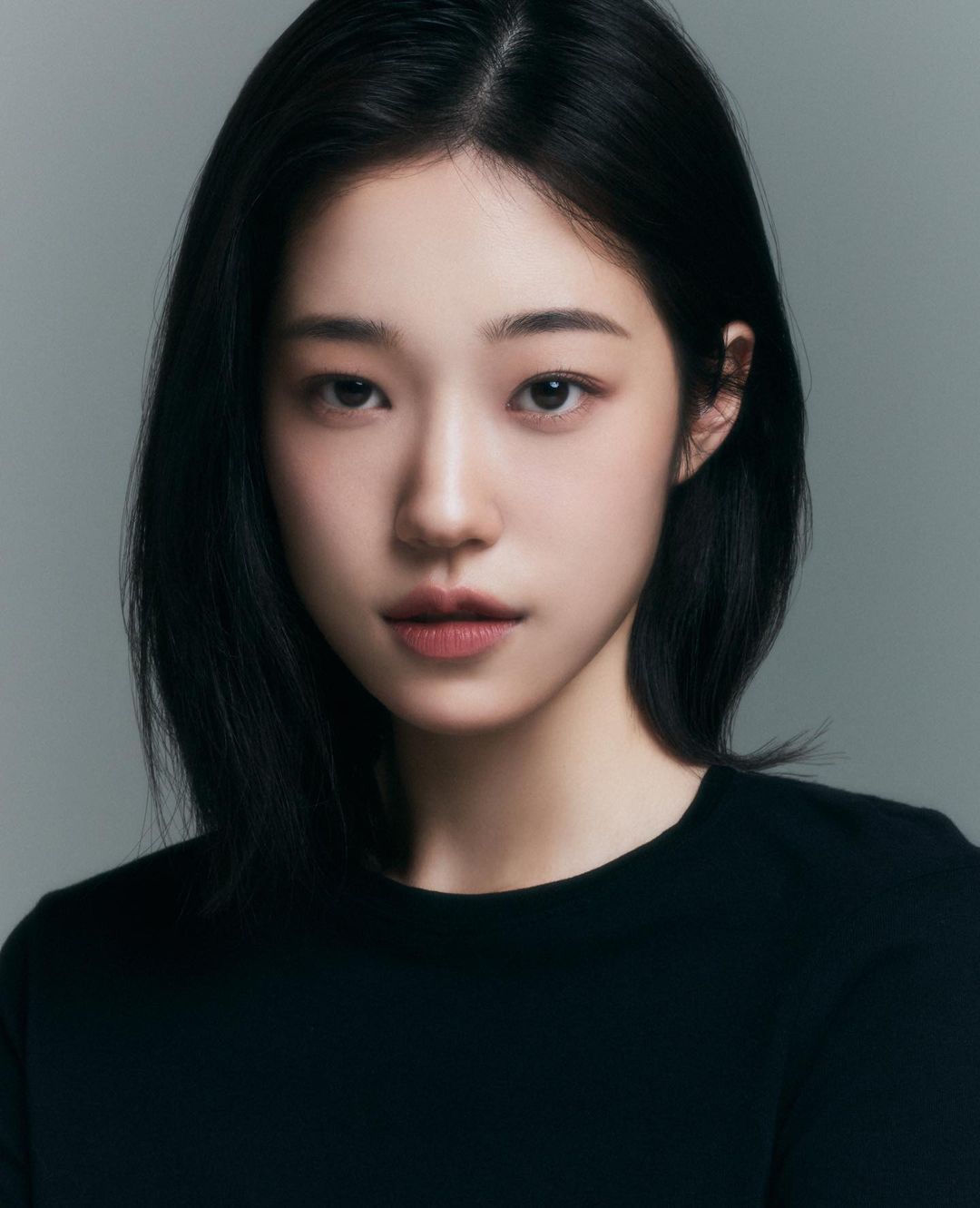 梨大高材生、热爱绘画的鬼才少女:《浪漫速成班》模范生卢允瑞,私下穿搭有魅力