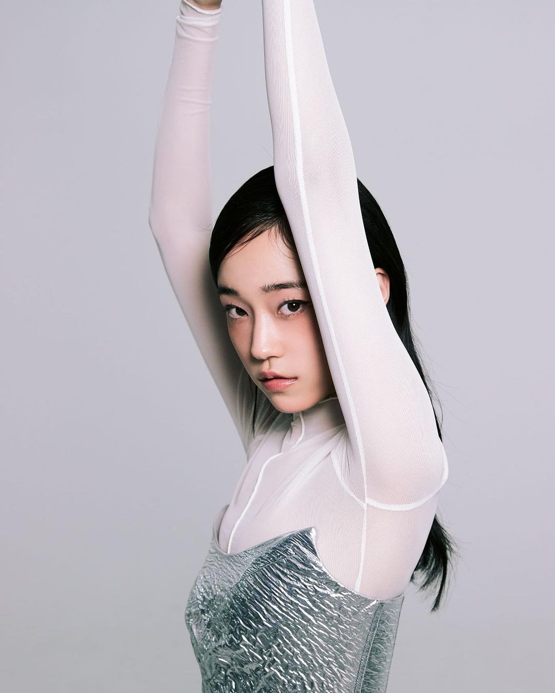 梨大高材生、热爱绘画的鬼才少女:《浪漫速成班》模范生卢允瑞,私下穿搭有魅力