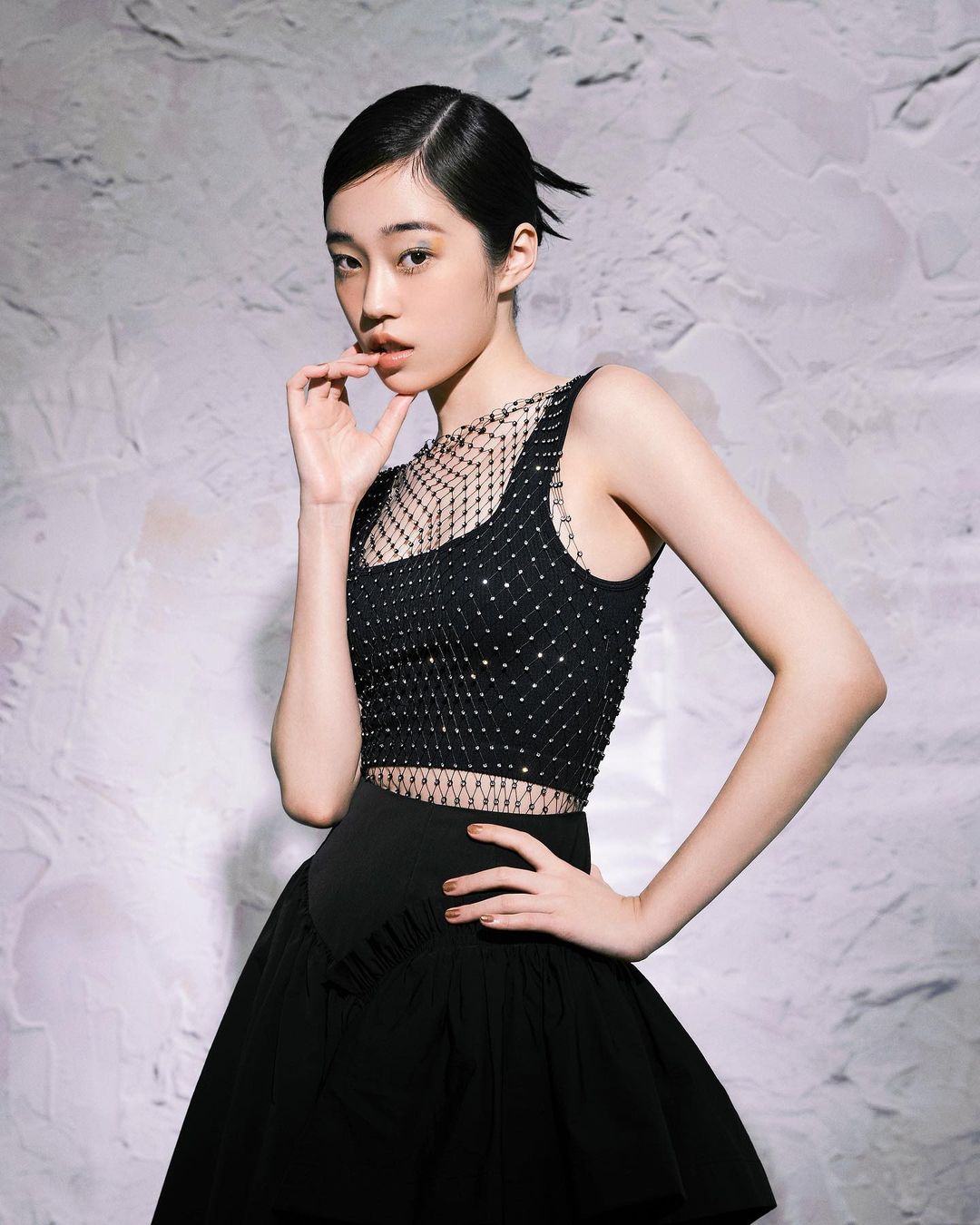 梨大高材生、热爱绘画的鬼才少女:《浪漫速成班》模范生卢允瑞,私下穿搭有魅力