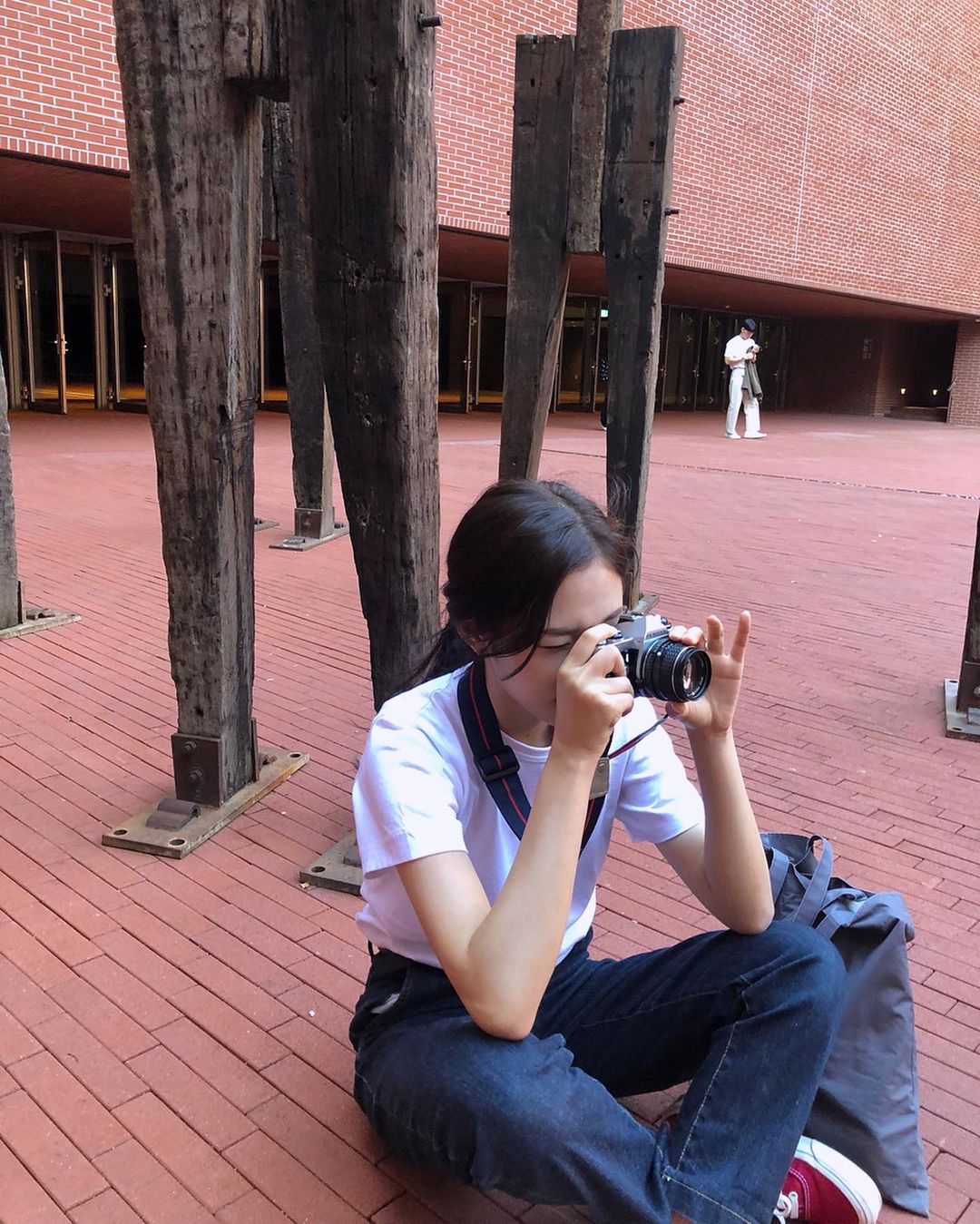 梨大高材生、热爱绘画的鬼才少女:《浪漫速成班》模范生卢允瑞,私下穿搭有魅力