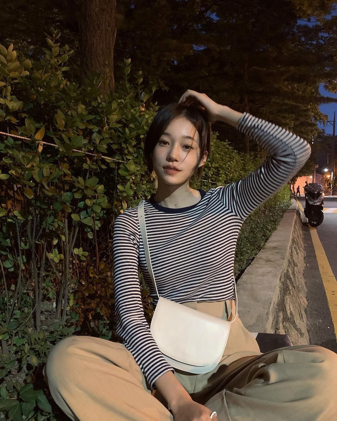 梨大高材生、热爱绘画的鬼才少女:《浪漫速成班》模范生卢允瑞,私下穿搭有魅力