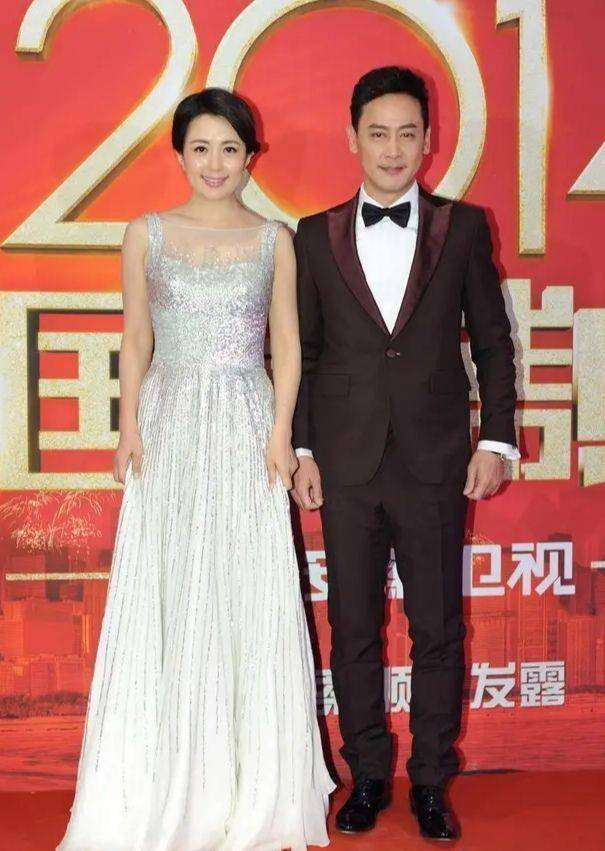 杨童舒44岁穿老年服,稍微打扮下就气质满满,素颜也很干净!-4 杨童舒44岁穿老年服,稍微打扮下就气质满满,素颜也很干净!