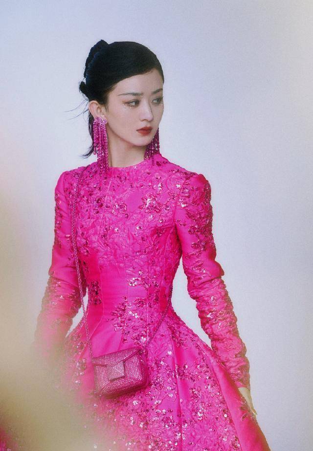 赵丽颖刘诗诗杨颖登金九封面，如破茧之蝶赏尽优美-8