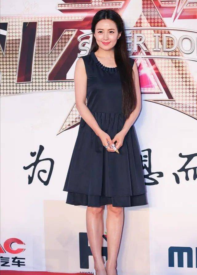 杨童舒44岁穿老年服,稍微打扮下就气质满满,素颜也很干净!-5 杨童舒44岁穿老年服,稍微打扮下就气质满满,素颜也很干净!