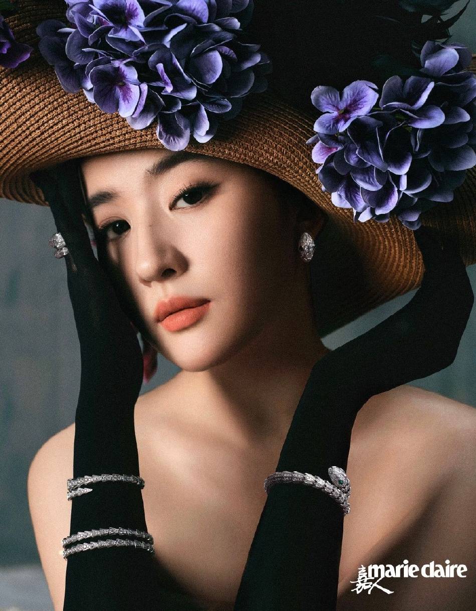 刘亦菲春季时尚写真：清新纯美与性感并存，完美展现曼妙身材-3