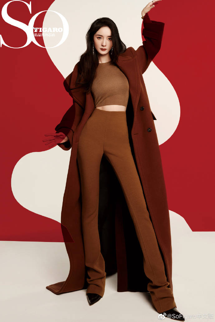 杨幂最新写真曝光，小蛮腰惹眼！完美身材性感迷人