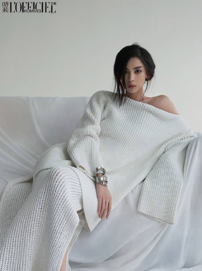 古力娜扎靓丽写真大秀白皙长腿！曼妙身材太迷人了