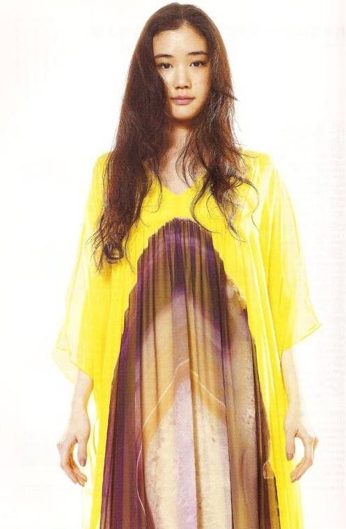 日本女星苍井优身穿黄裙靓丽妩媚!肤白貌美又纯又欲-4 日本女星苍井优身穿黄裙靓丽妩媚!肤白貌美又纯又欲