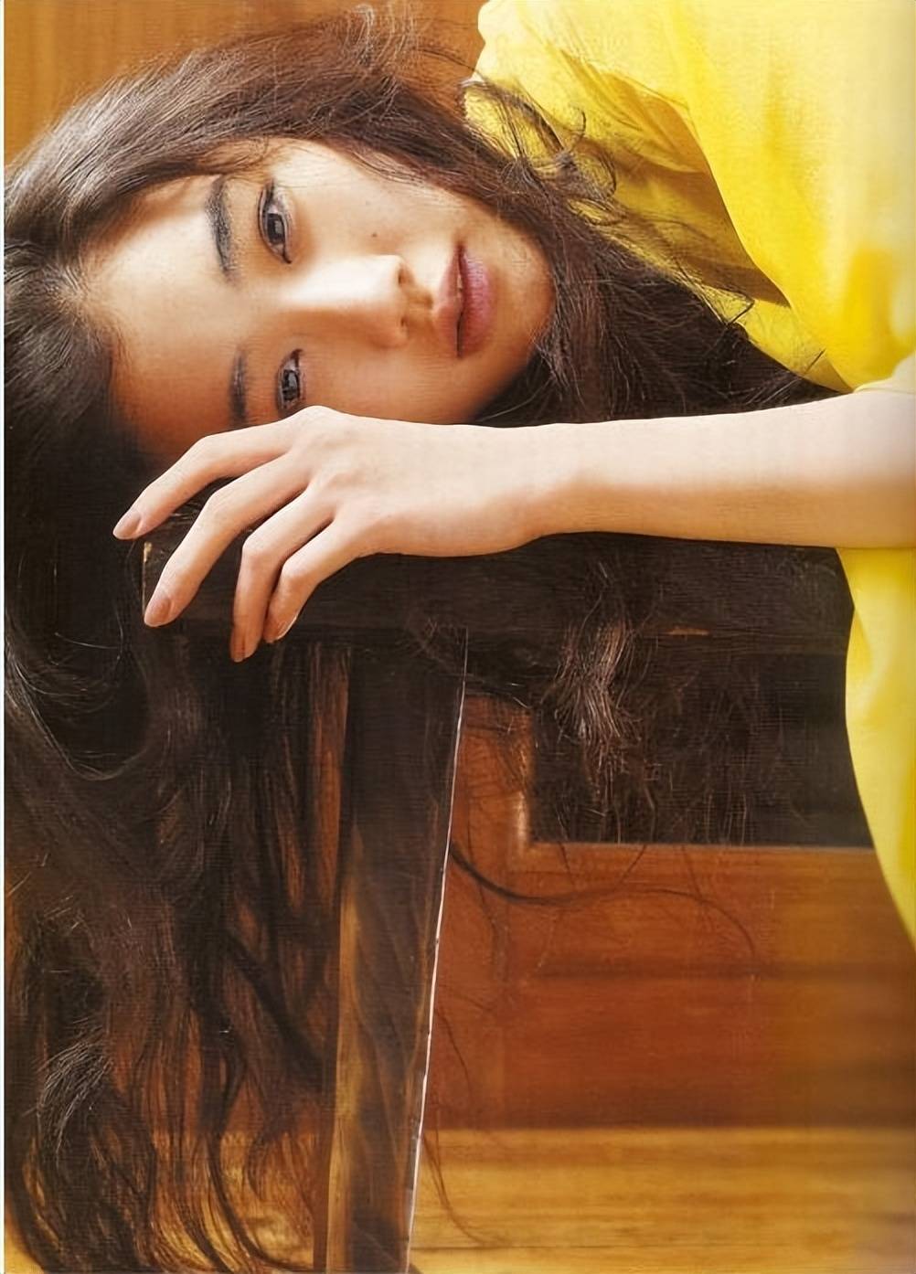 日本女星苍井优身穿黄裙靓丽妩媚!肤白貌美又纯又欲-2 日本女星苍井优身穿黄裙靓丽妩媚!肤白貌美又纯又欲