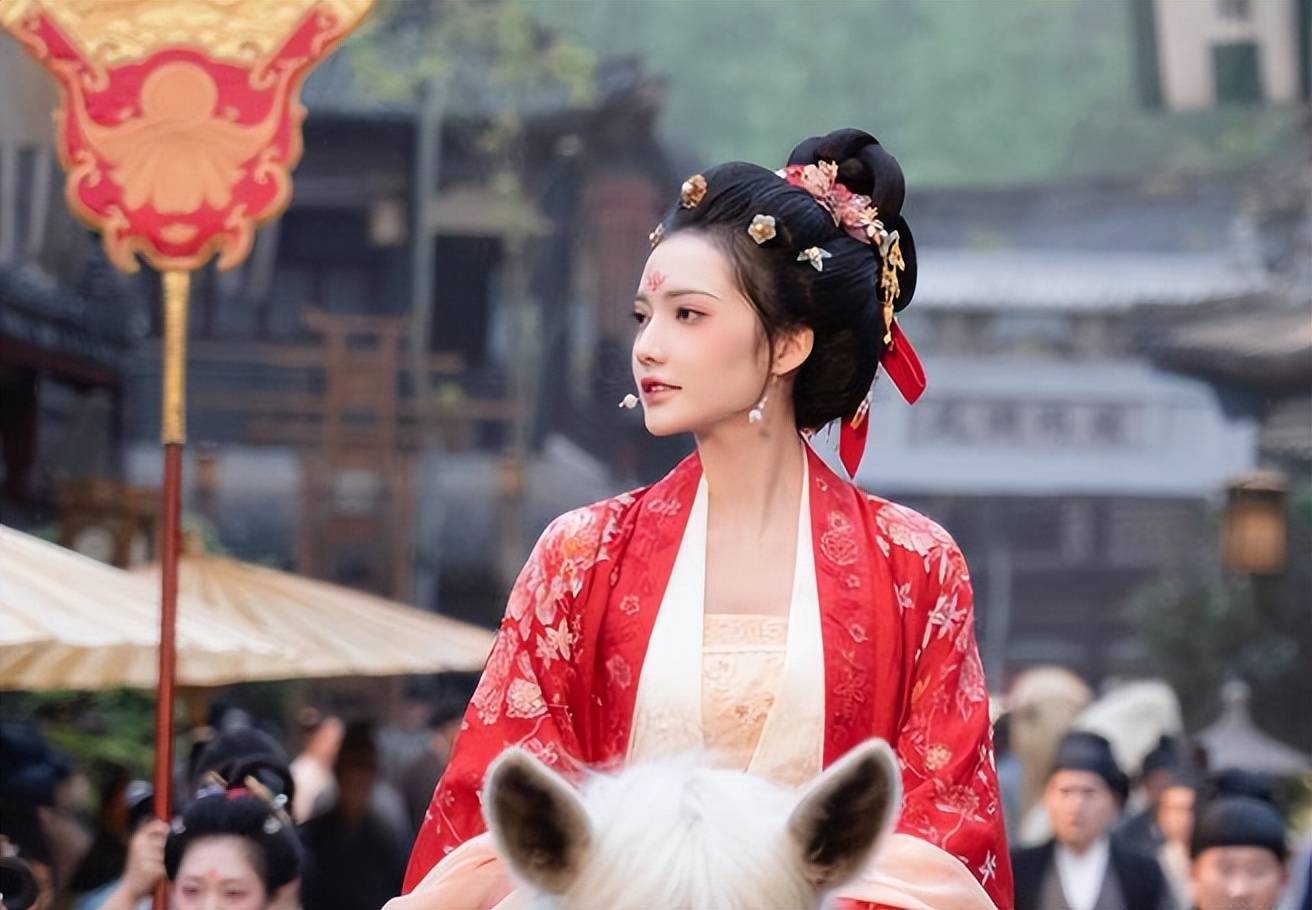 《梦华录》新疆女星加奈太靓丽！雪肤玉貌异域风情美呆了