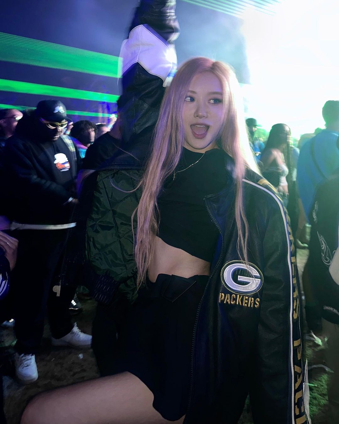 私下穿搭也和出镜一样好看,BLACKPINK在Coachella都穿什么