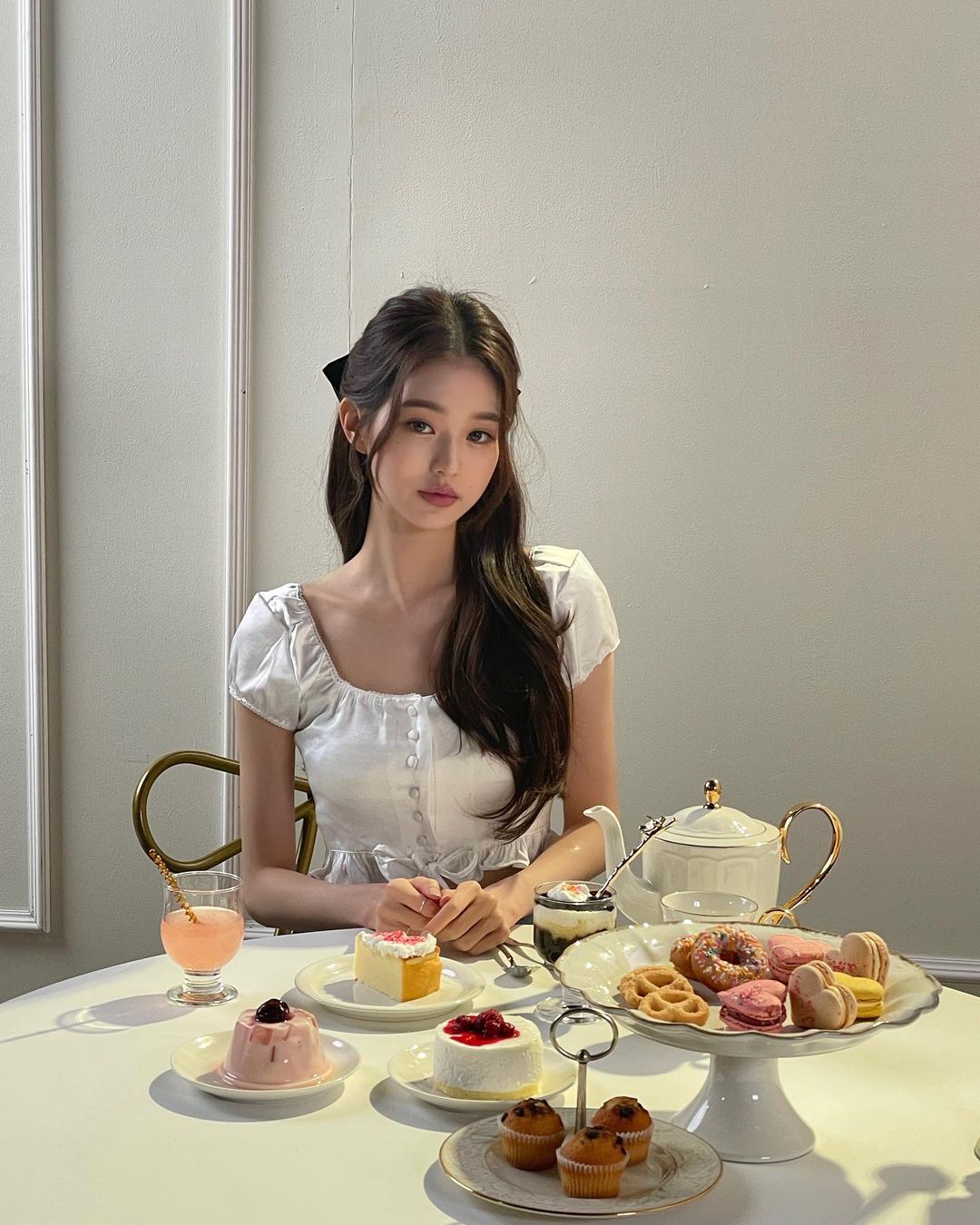 又到戴蝴蝶结发饰的时候,Lisa、张员瑛也喜爱戴!
