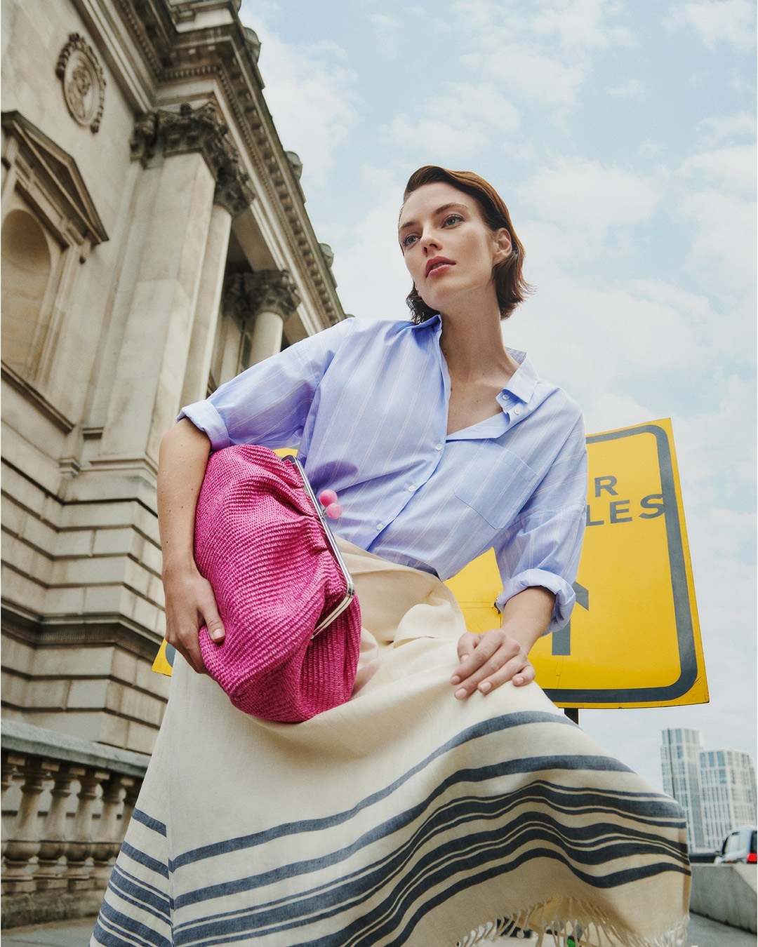 献给每一位追求自由的Weekender:Weekend Max Mara 2023春夏广告