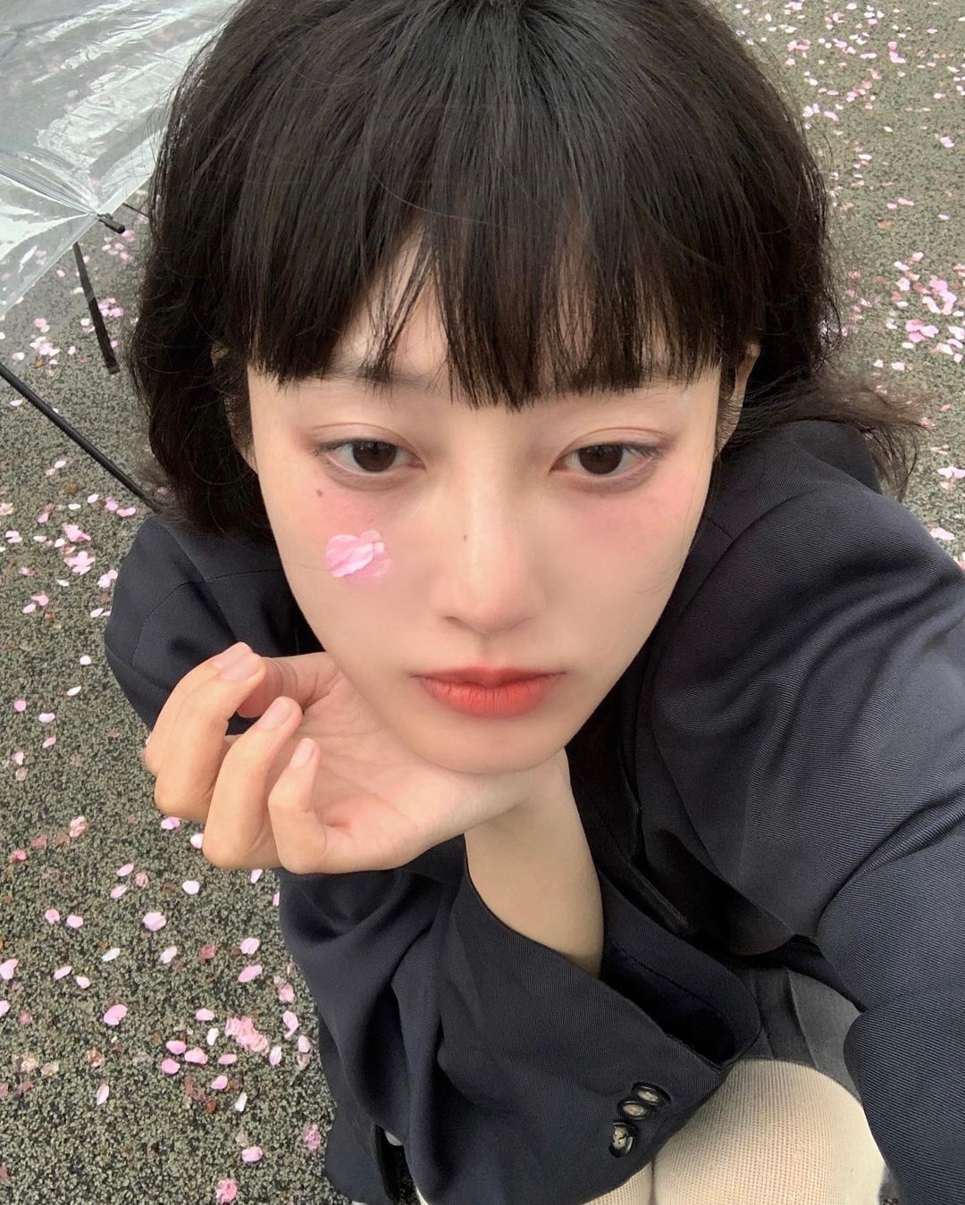 五官清秀可爱却生得一张厌世颜：这件韩国模特拥有让人着迷的厌世魅力