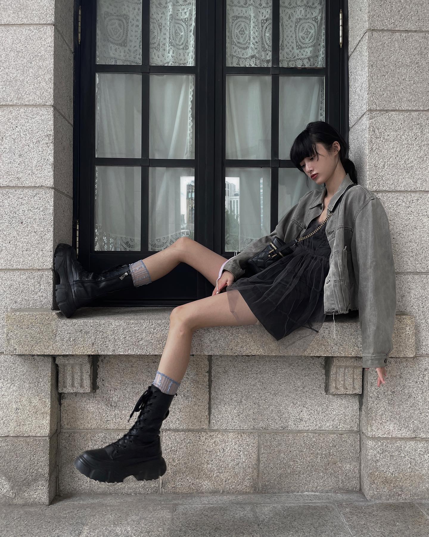 五官清秀可爱却生得一张厌世颜：这件韩国模特拥有让人着迷的厌世魅力