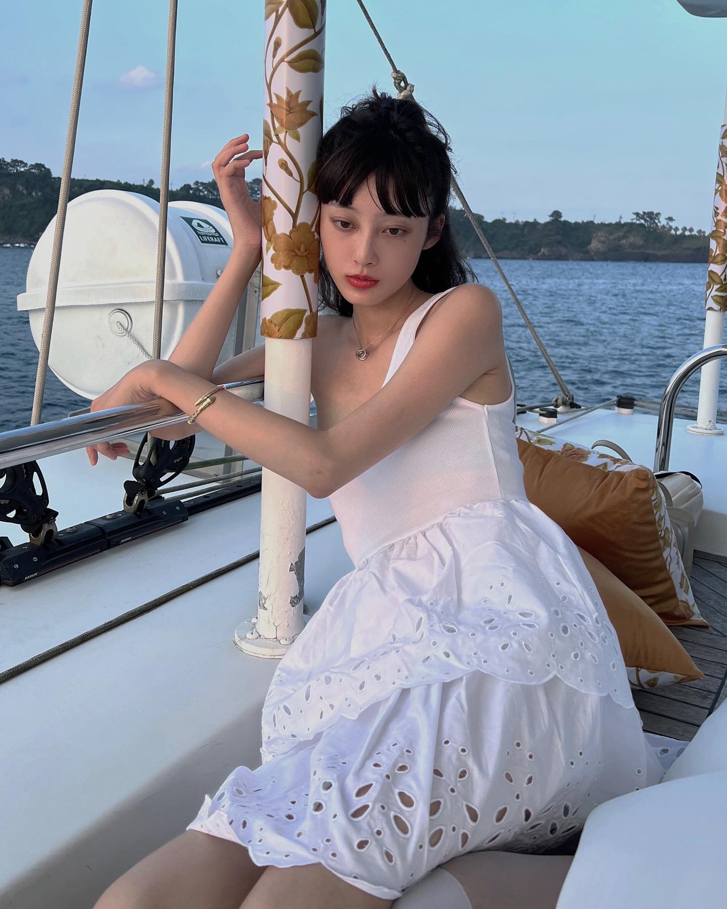 五官清秀可爱却生得一张厌世颜：这件韩国模特拥有让人着迷的厌世魅力