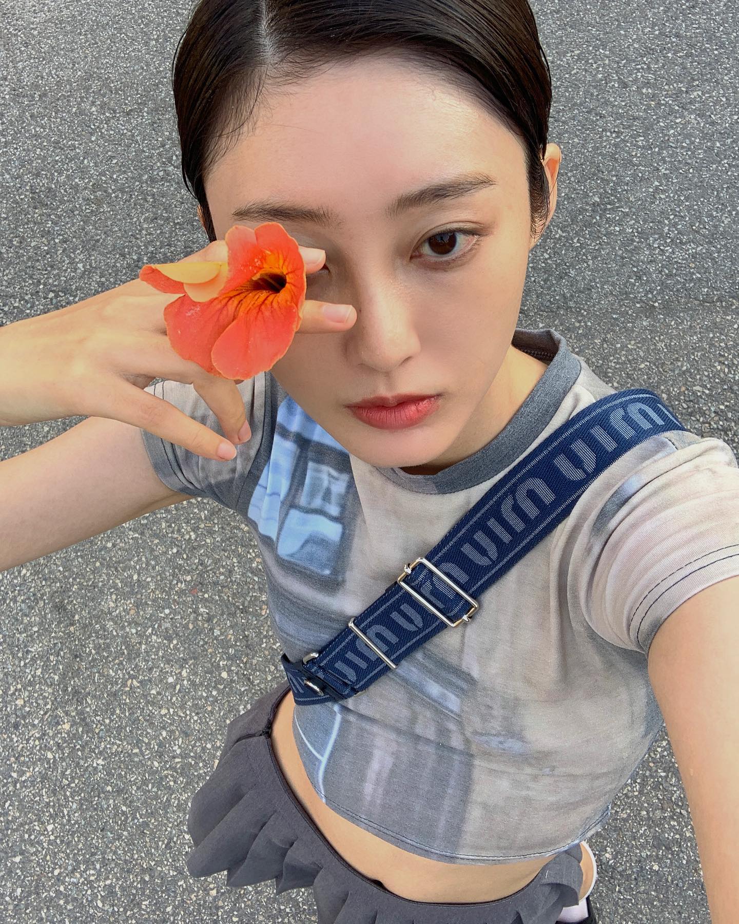 五官清秀可爱却生得一张厌世颜：这件韩国模特拥有让人着迷的厌世魅力