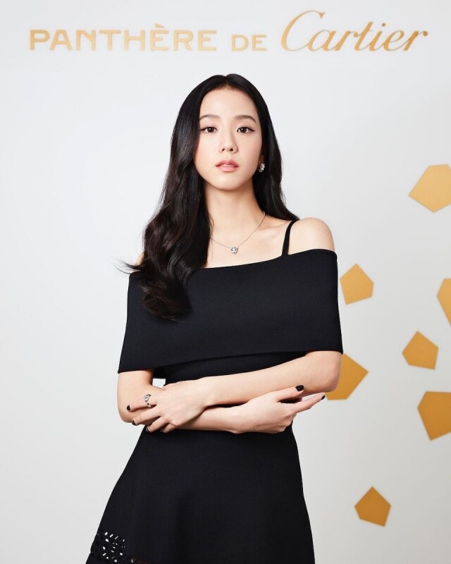 CARTIER 手表、珠宝要怎么选?看JISOO私下精致时髦单品风格!-8 CARTIER 手表、珠宝要怎么选?看JISOO私下精致时髦单品风格!