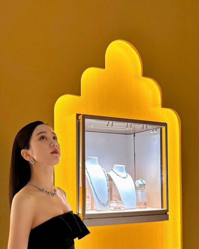 CARTIER 手表、珠宝要怎么选?看JISOO私下精致时髦单品风格!-5 CARTIER 手表、珠宝要怎么选?看JISOO私下精致时髦单品风格!
