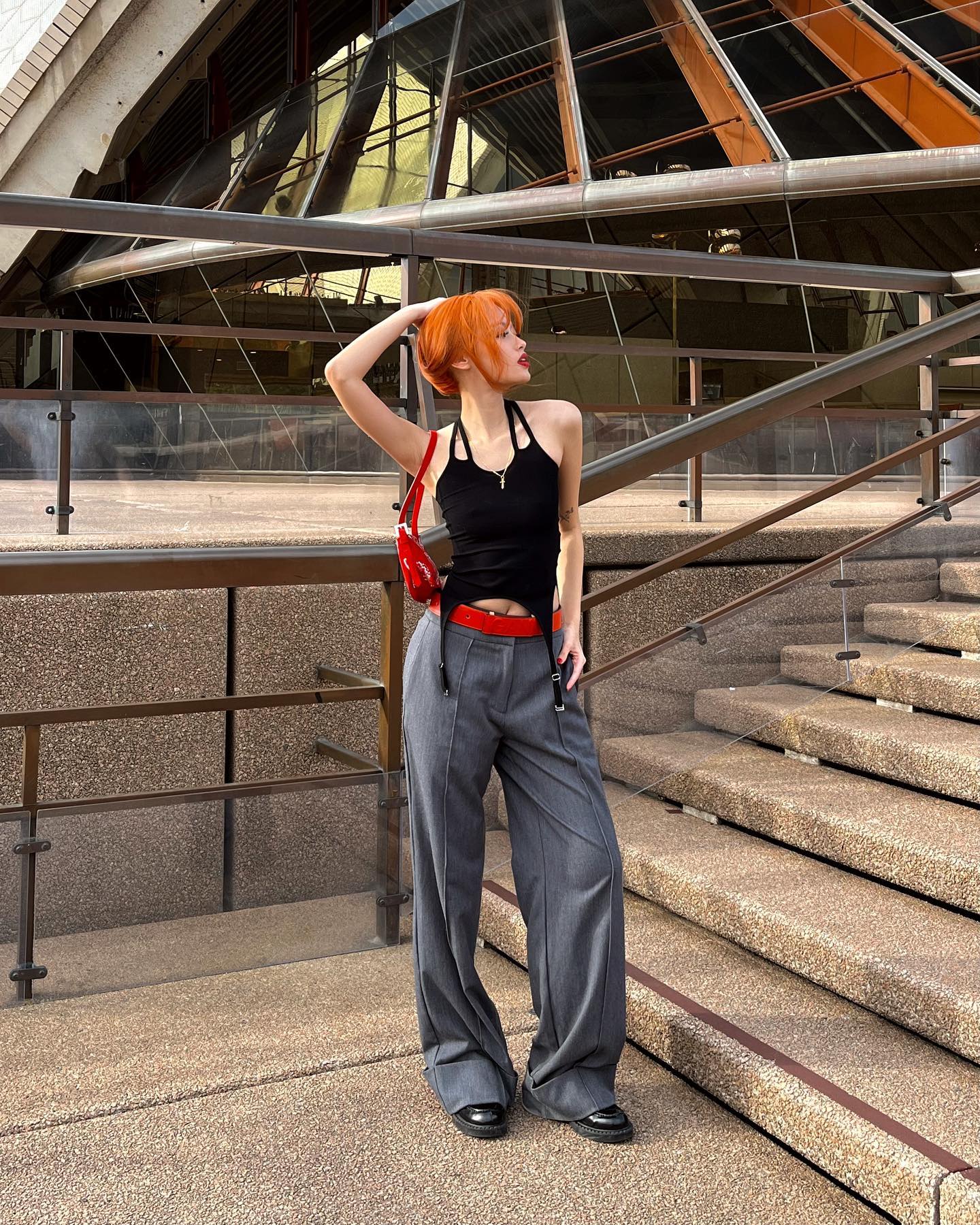 留一头浅色长发,澳洲女生Jamie Nguyen的穿衣打扮有点辣