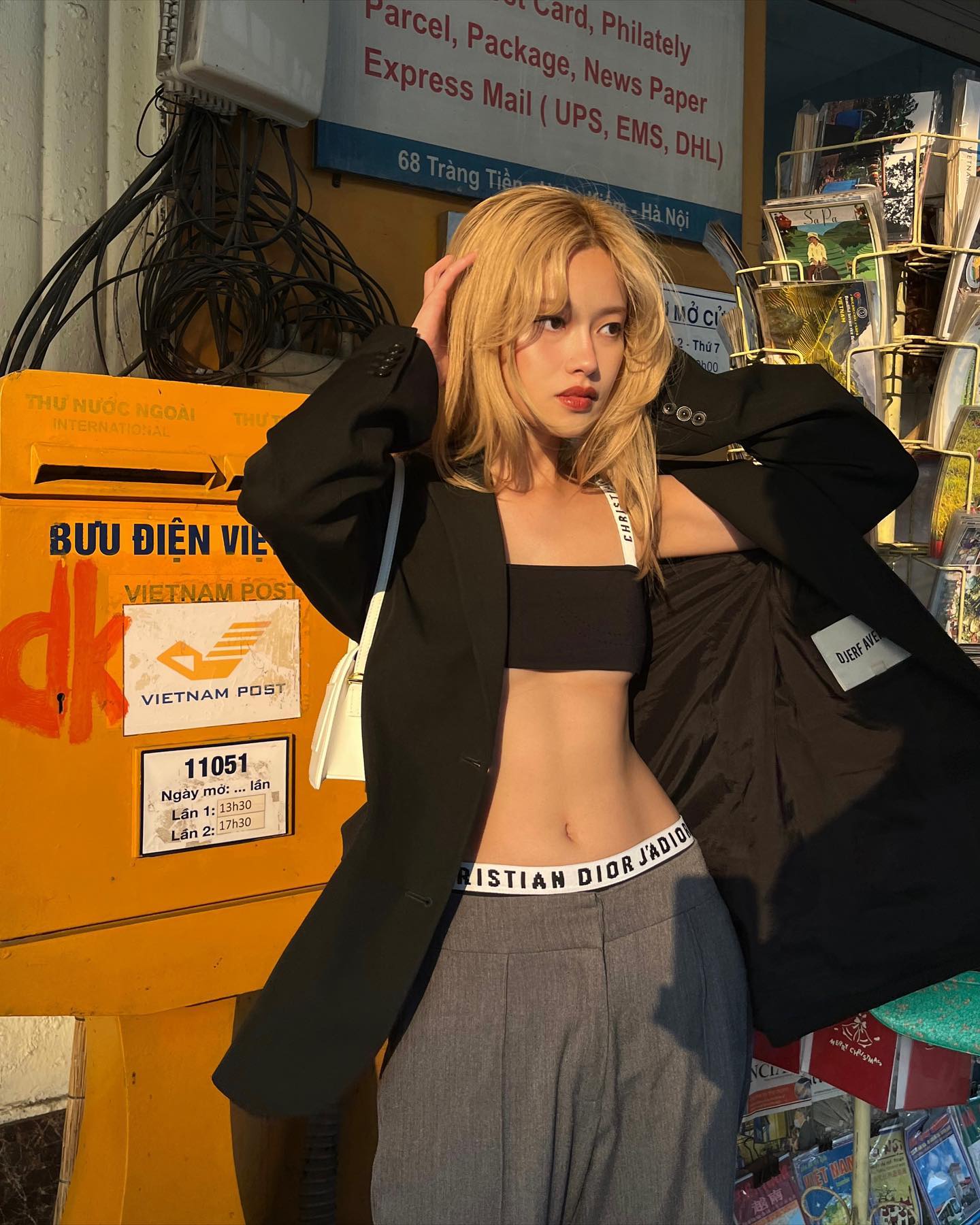 留一头浅色长发,澳洲女生Jamie Nguyen的穿衣打扮有点辣