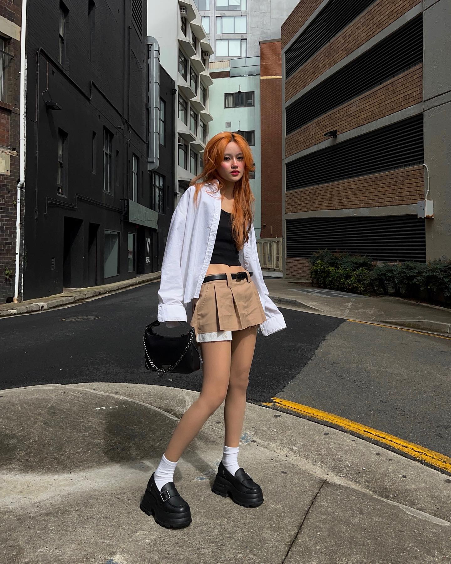 留一头浅色长发,澳洲女生Jamie Nguyen的穿衣打扮有点辣