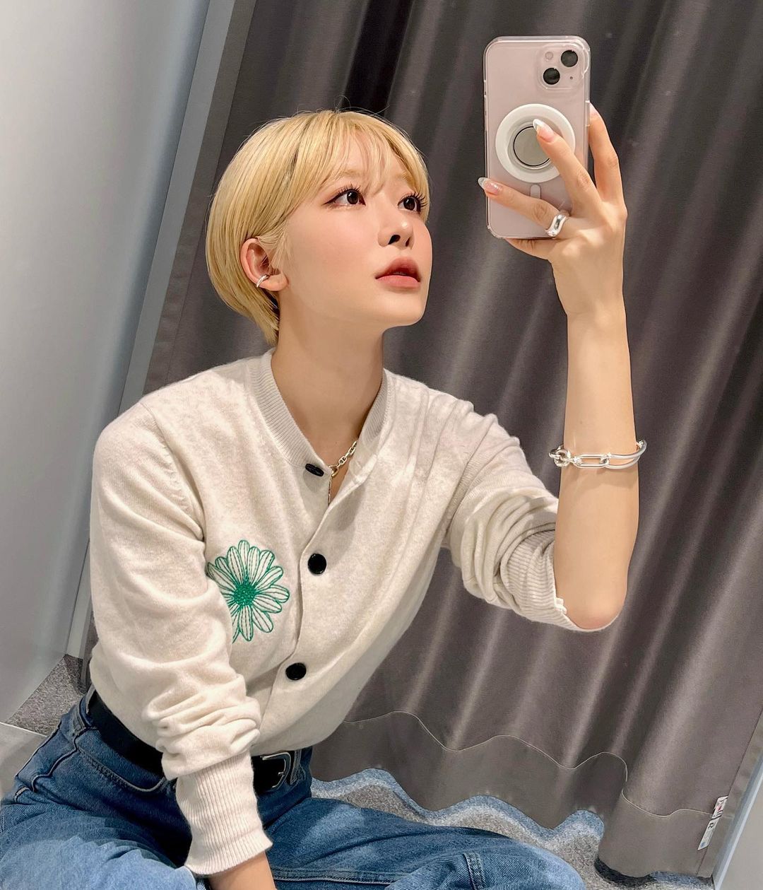 无法抵挡的漂发风潮，那些我们追踪的短发女生纷纷染上了浅发色