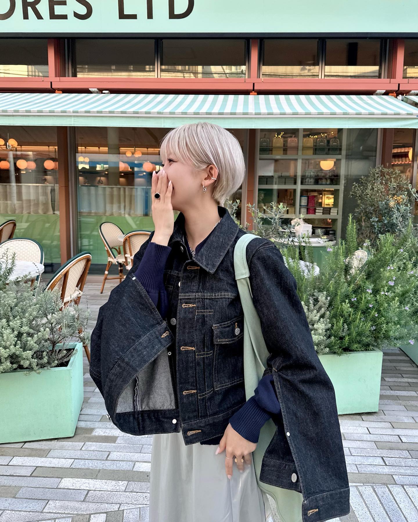 无法抵挡的漂发风潮，那些我们追踪的短发女生纷纷染上了浅发色