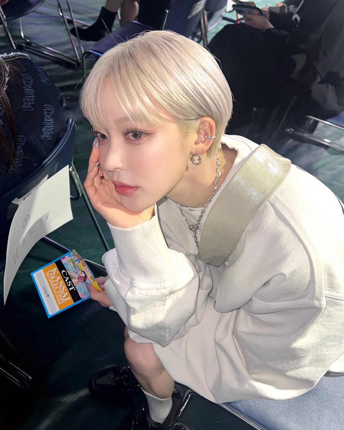 无法抵挡的漂发风潮，那些我们追踪的短发女生纷纷染上了浅发色