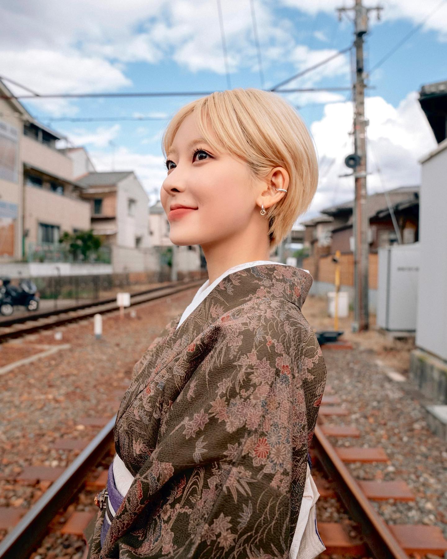 无法抵挡的漂发风潮，那些我们追踪的短发女生纷纷染上了浅发色