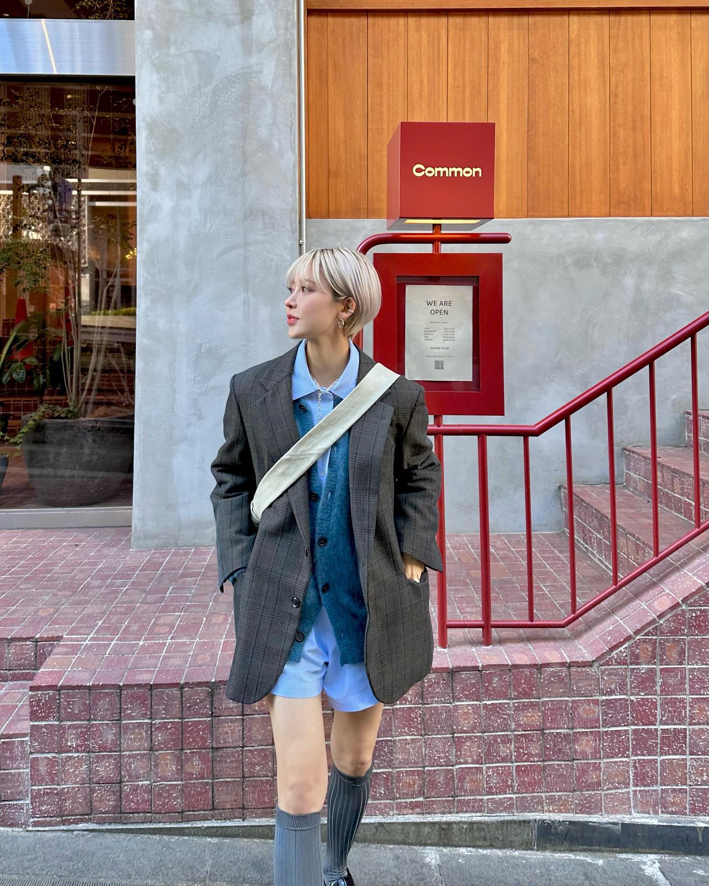 无法抵挡的漂发风潮，那些我们追踪的短发女生纷纷染上了浅发色