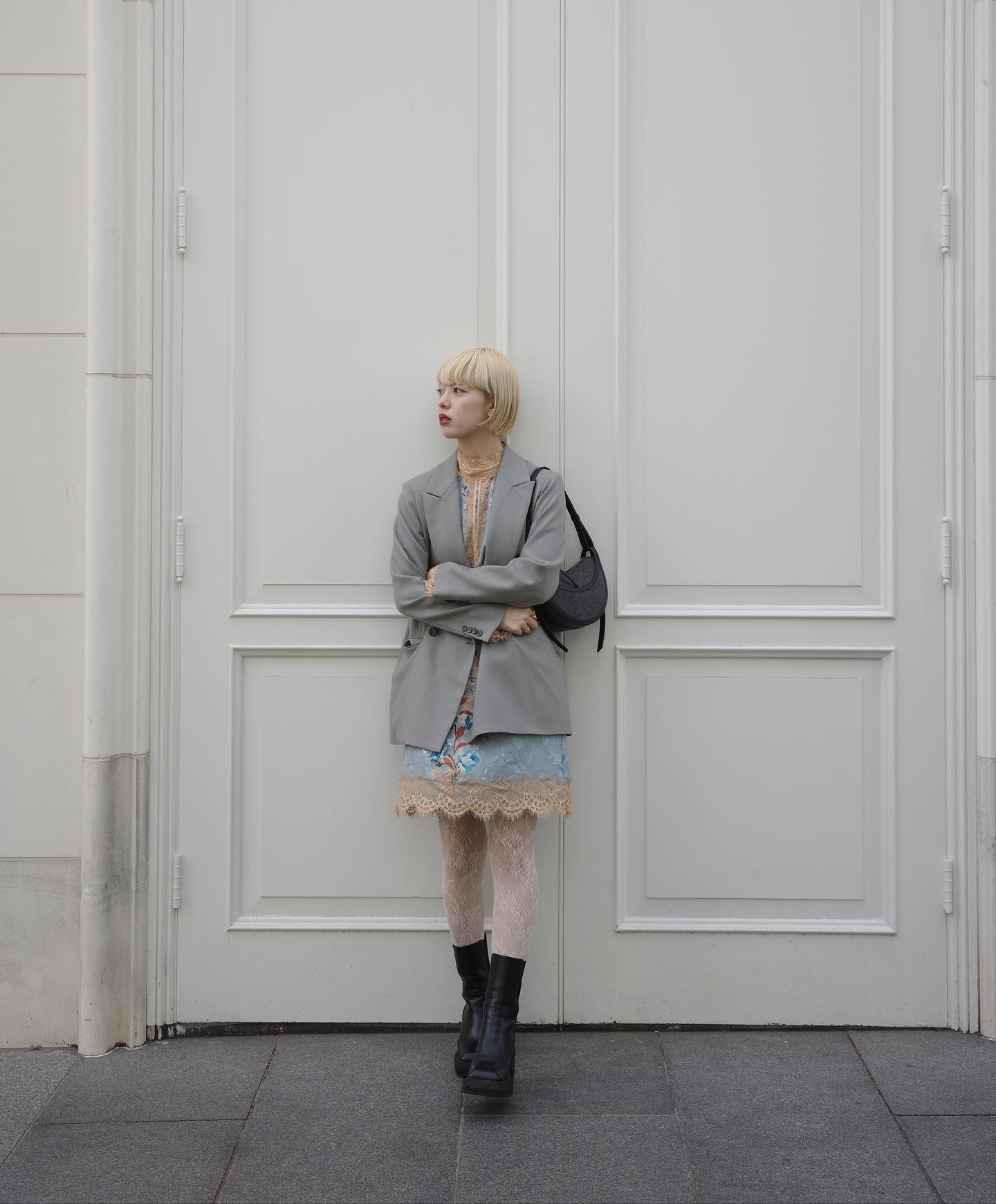 无法抵挡的漂发风潮，那些我们追踪的短发女生纷纷染上了浅发色