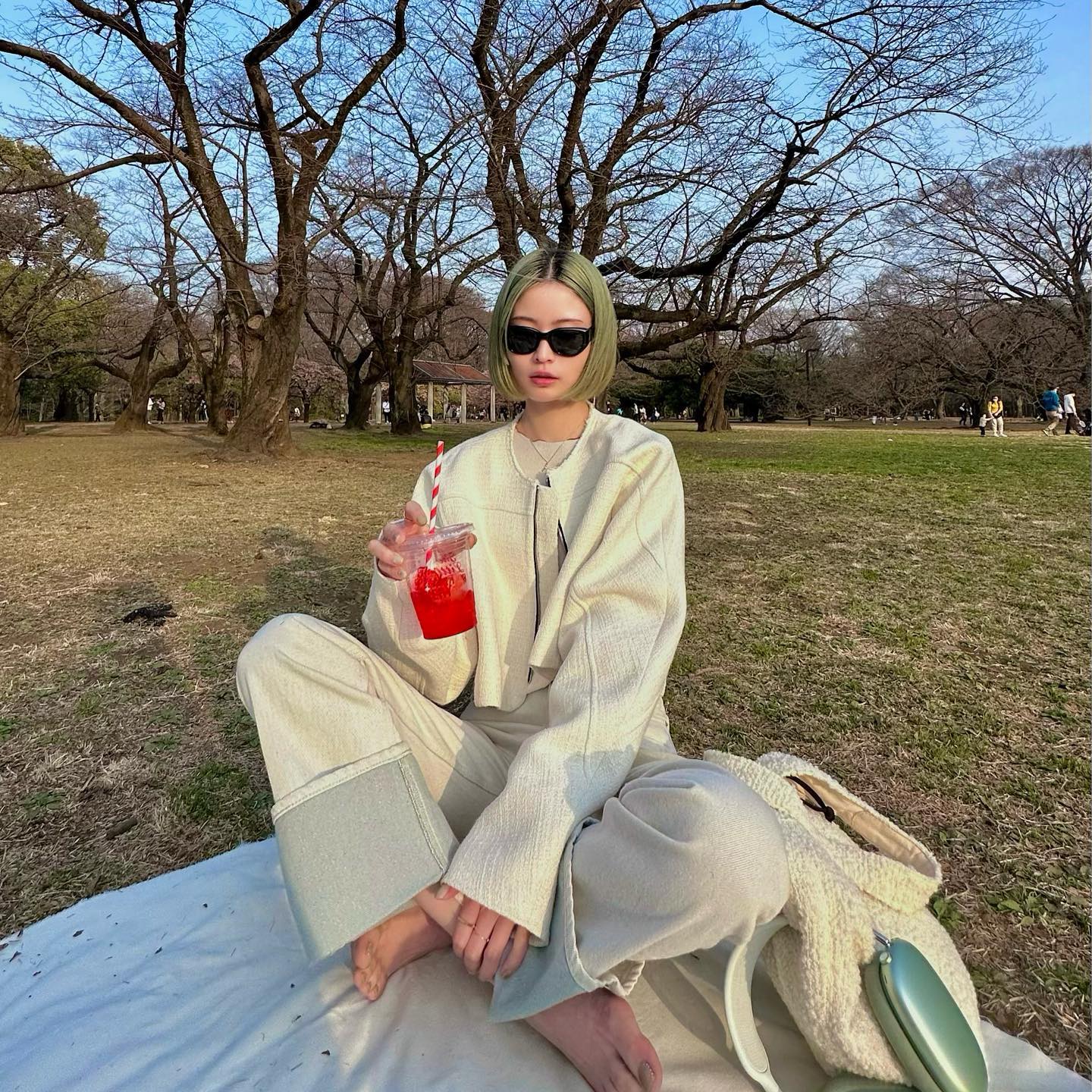 无法抵挡的漂发风潮，那些我们追踪的短发女生纷纷染上了浅发色