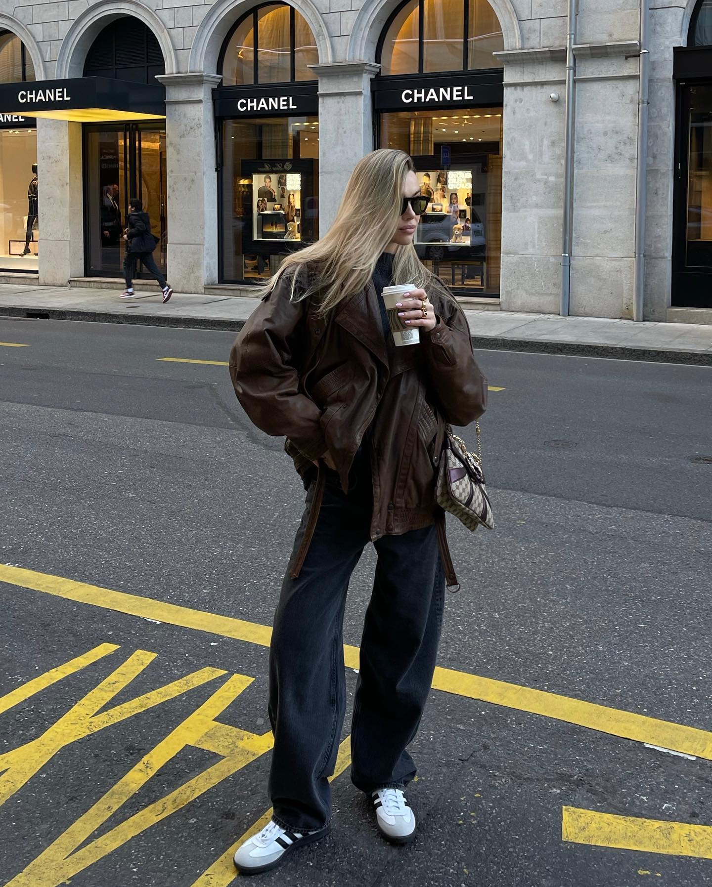 如何穿得又酷又跩,看到Sasha的示范才懂女生帅起来有多好看