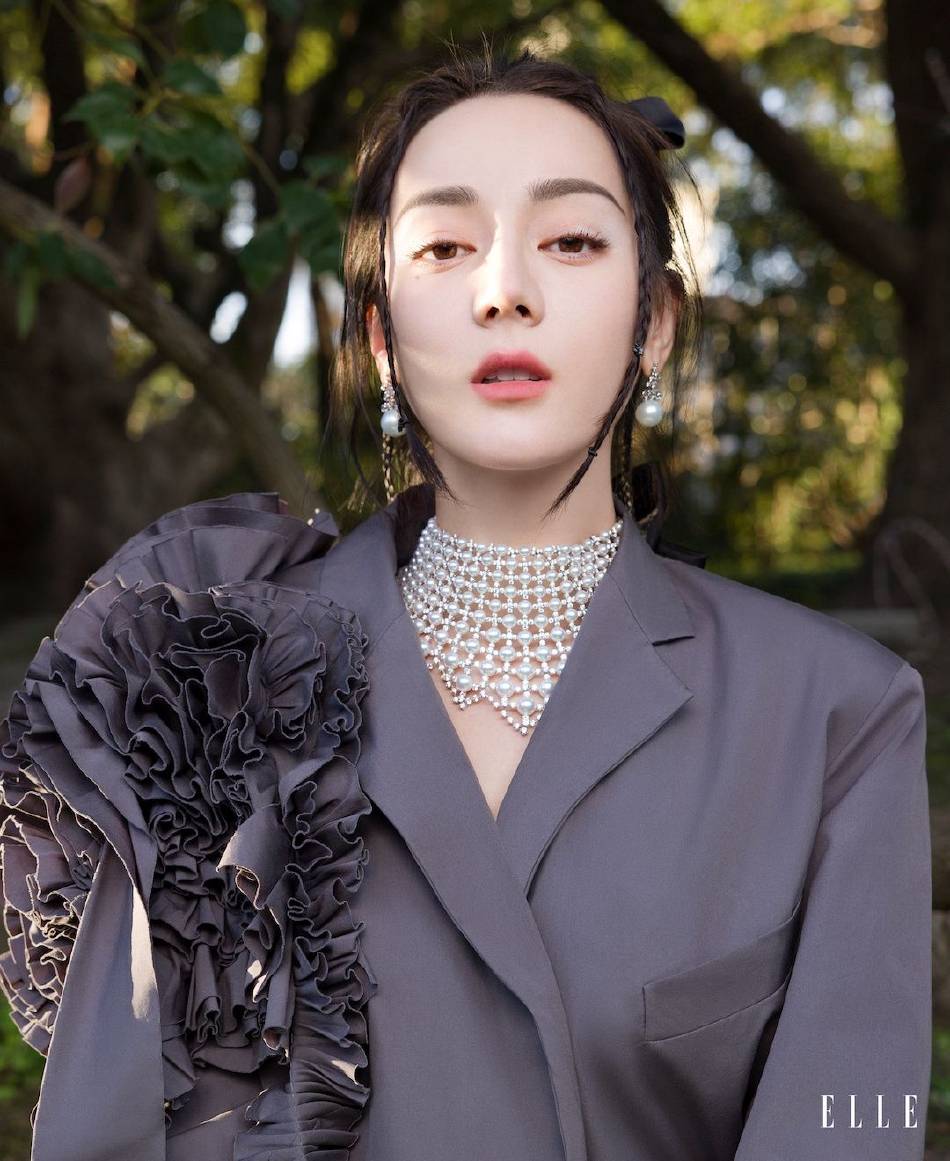 迪丽热巴最新写真大秀香肩超靓!雪肤玉貌异域风情美爆了-3 迪丽热巴最新写真大秀香肩超靓!雪肤玉貌异域风情美爆了